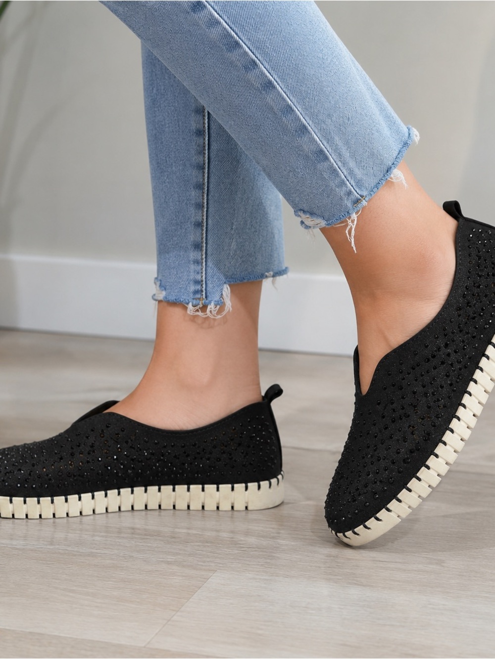 Skechers Air-Cooled Black Rhinestone Dot Dazzle Espadrille Shoes Size 6